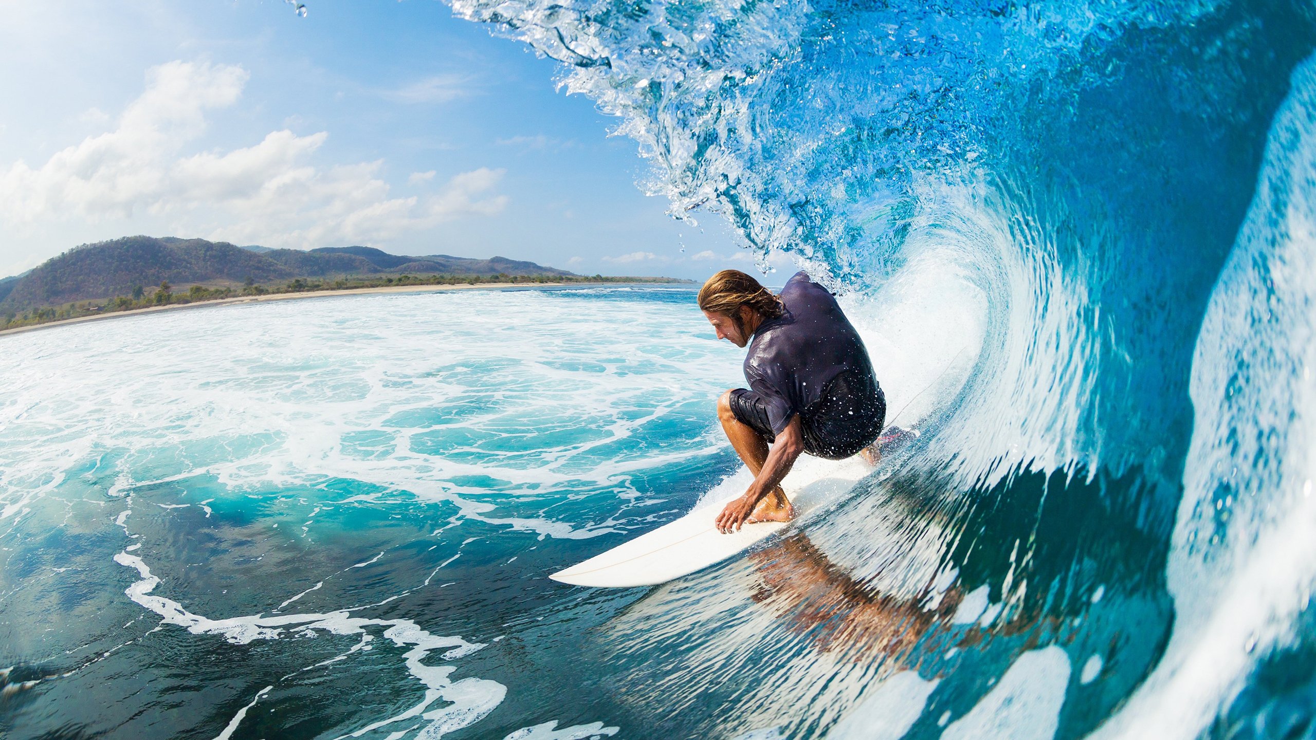 开云体育-划破湖面！2025轻艇马拉松震撼开赛，2021陆上赛艇马拉松